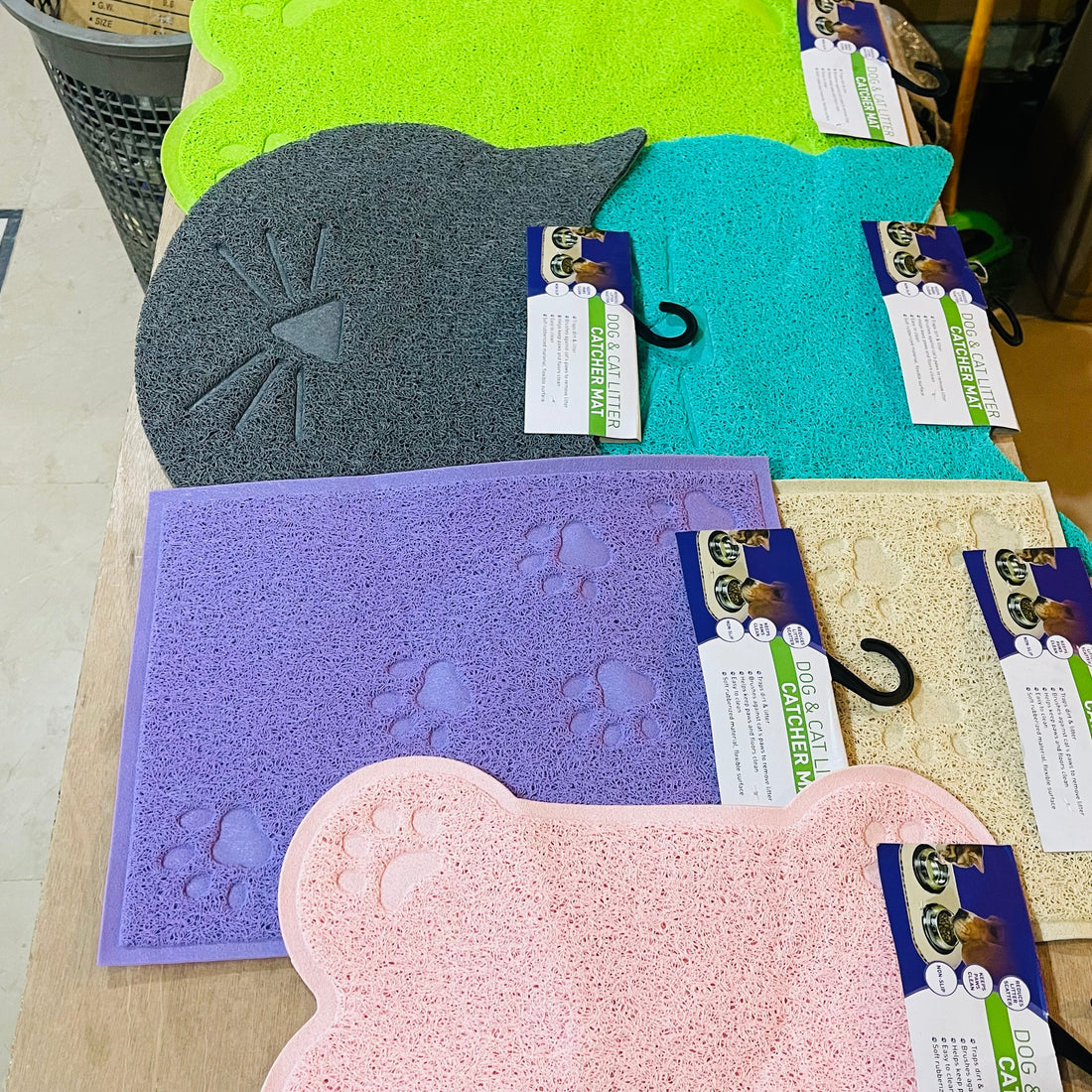 Nexora™ CleanPaw Mat — Anti-Slip Waterproof Silicone Feeding Mat For Cats & Dogs